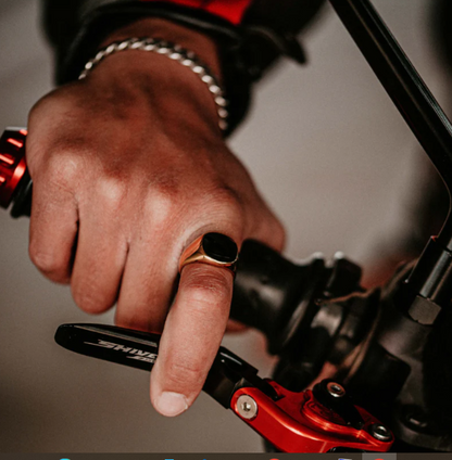 ROUND ONYX RING