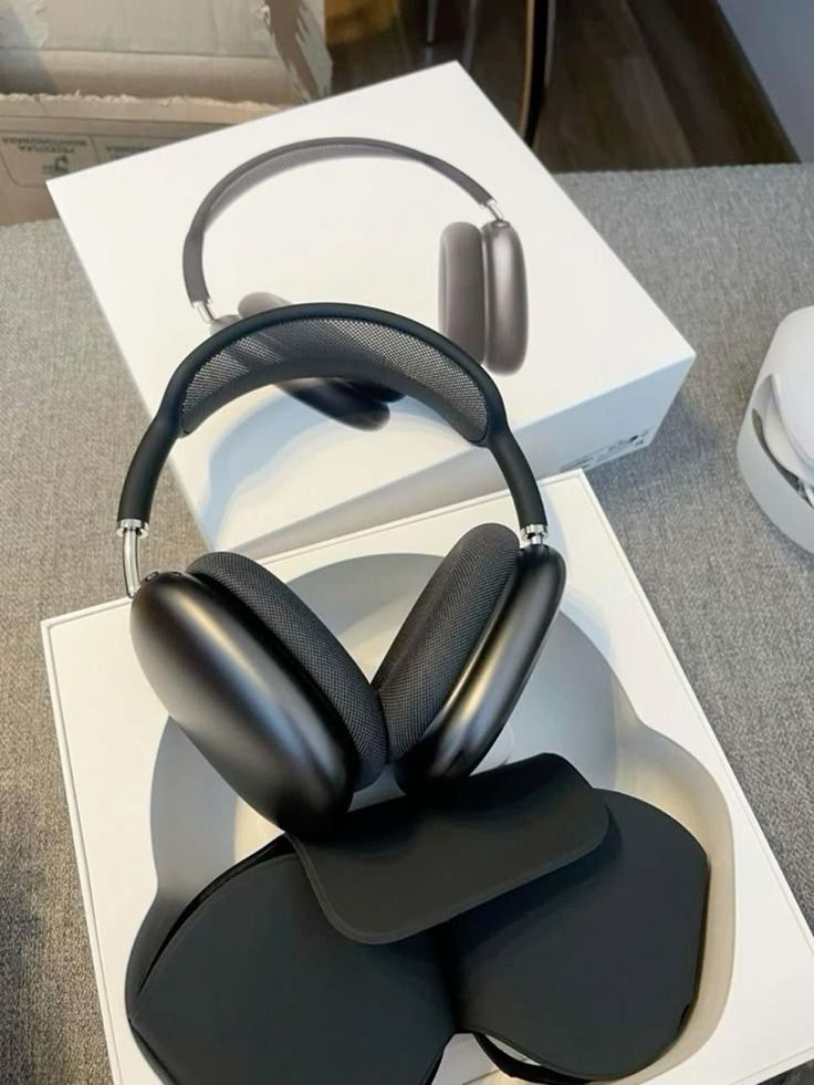 Apple AirPods Pro Max Headphones