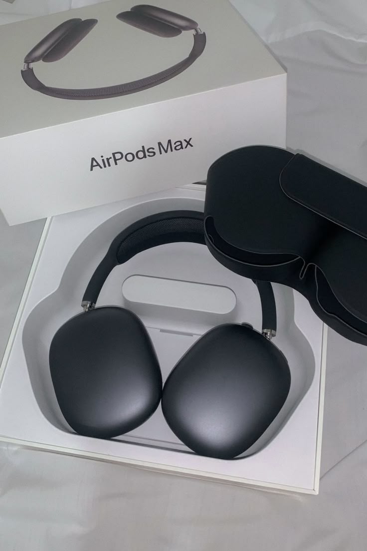 Apple AirPods Pro Max Headphones